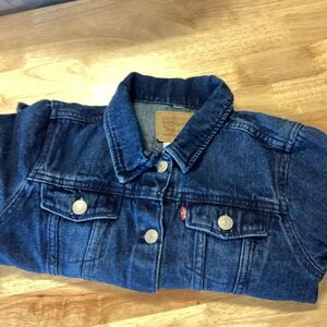 EUC Girls Levi’s Denim Trucker Jacket‎
